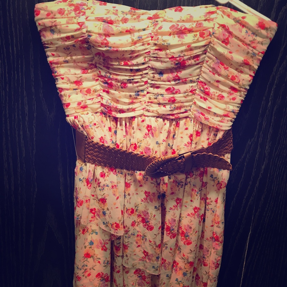 Sleeveless floral dress